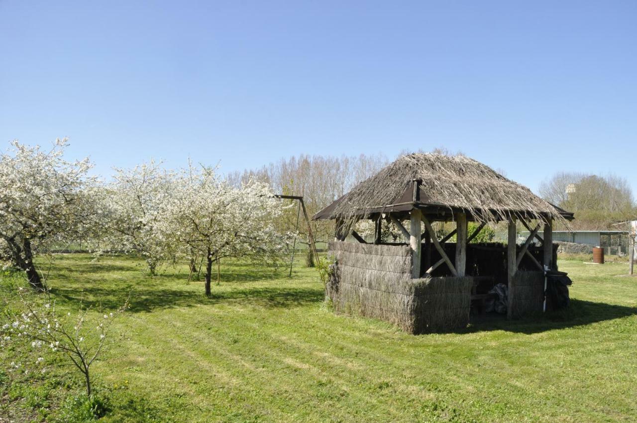 Bed and Breakfast Les Rouches Cormeray Екстер'єр фото